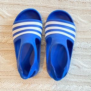 Adidas Adilette play slides sandals toddler size 6 blue